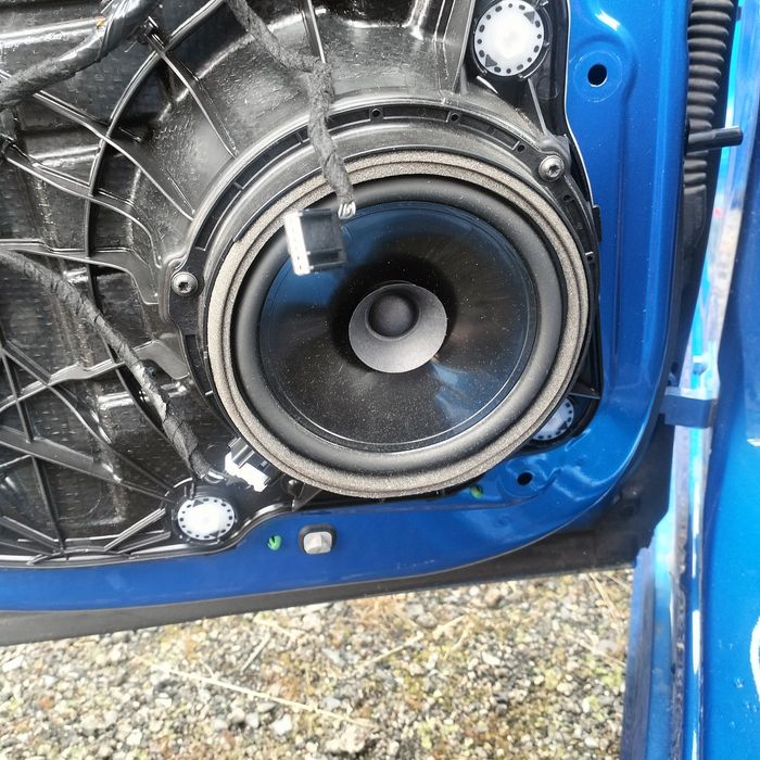 ford focus mk4 głośniki tuba wzmacniacz