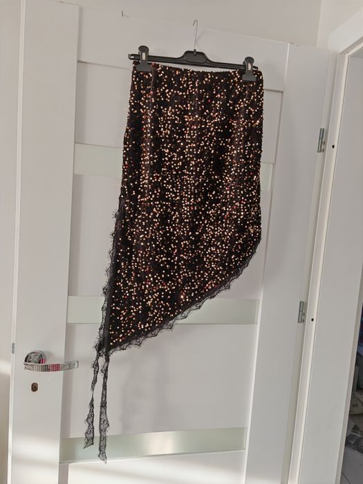 Spódnica cekinowa welurowa asymetryczna koronka złota czarna s m L XL