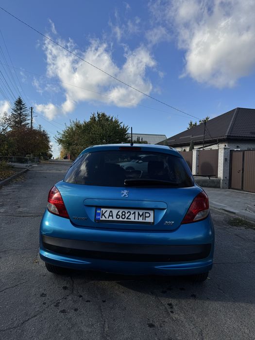 Продам Peugeot 207 2011года