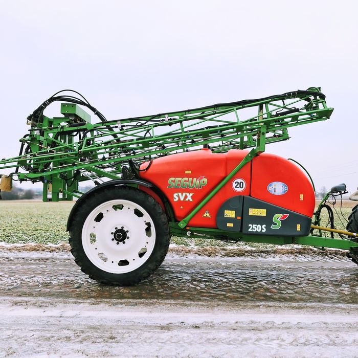 Opryskiwacz Seguip Svx 2500l 24/21m 6 sekcji Jaskółka  Zadbany !!!