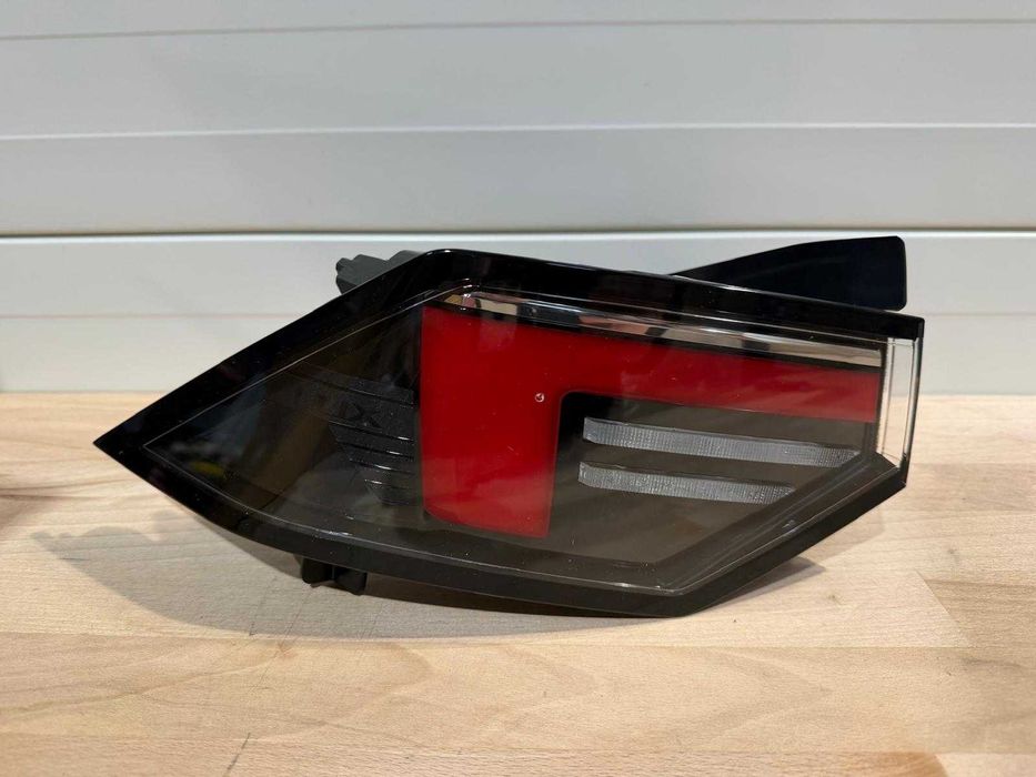 Lampa Tył Nowy Oryginał Opel Astra L. 173 Sztuk Hurt