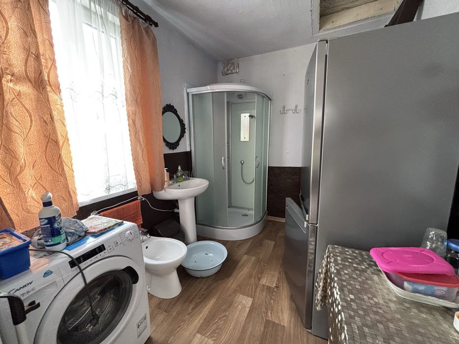 Продаж Будинок 75м². Ділянка 9 сот. Узин. Світло. Газ. Криниця. Центр