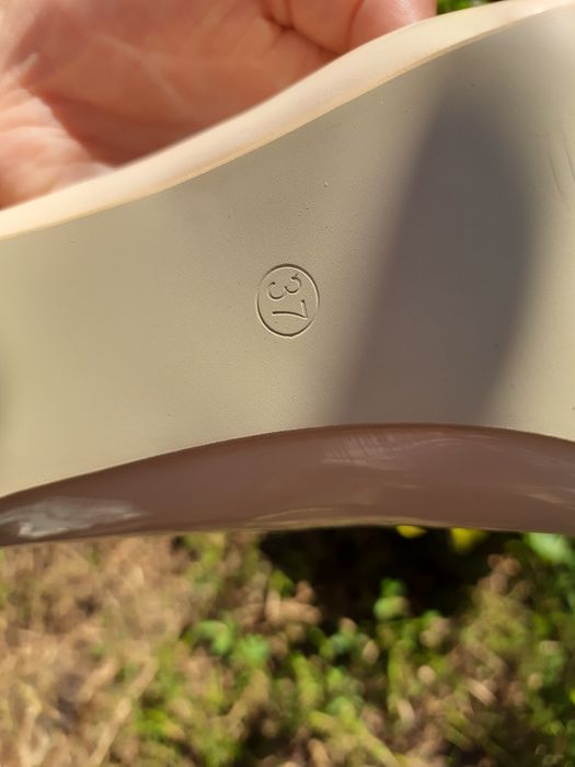 Туфлі лаковані весільні випускні бежеві 37 розмір