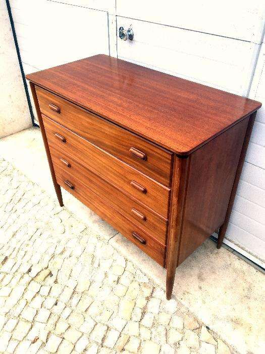 Comoda olaio vintage 1metro comp X 50prof X 88alt