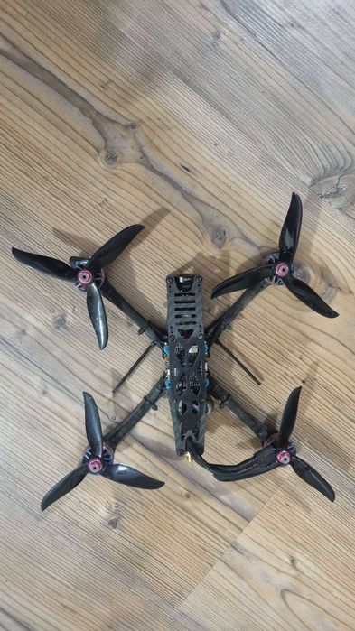 Dron fpv + aparatura FrSky