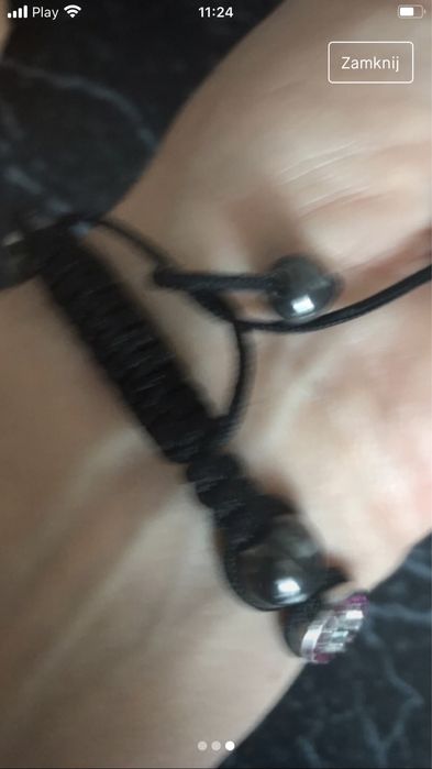 Bransoletka młodzieżowa ściągana sznureczkiem.