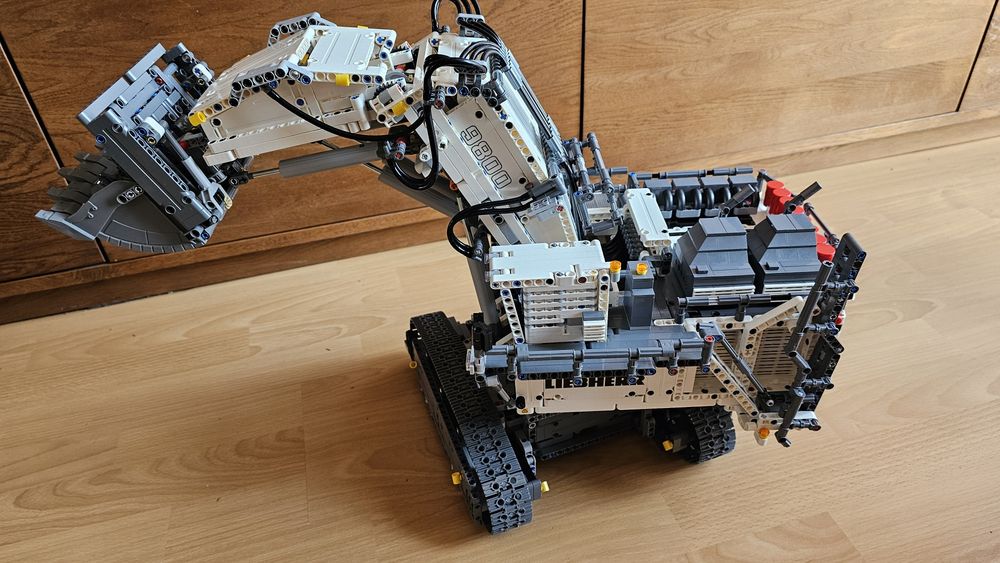LEGO Technic 42100 Koparka Liebherr R 9800