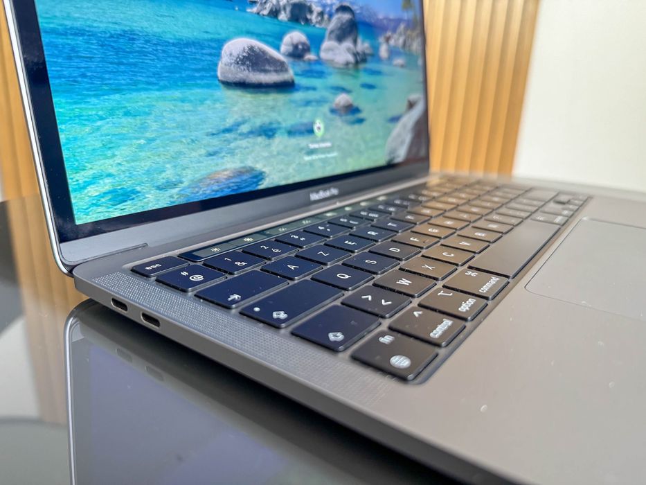 MacBook Pro M2 (2022) – Impecável | 512GB SSD | Como Novo