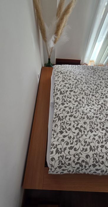 Cama de casal com estrado