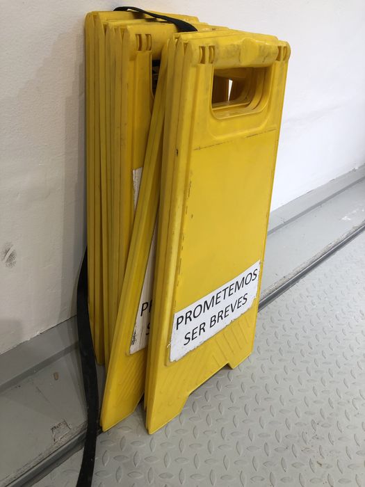 Sinal amovível de 2 faces, Limpeza ou manutenção em curso