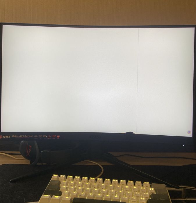 MSI Optix G24 144Hz вигнутий, Повний комплект (з дефектом матриці)