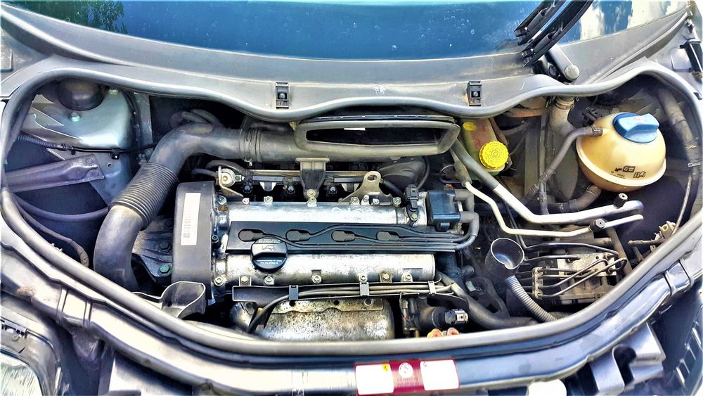 Автомобиль AUDI A2