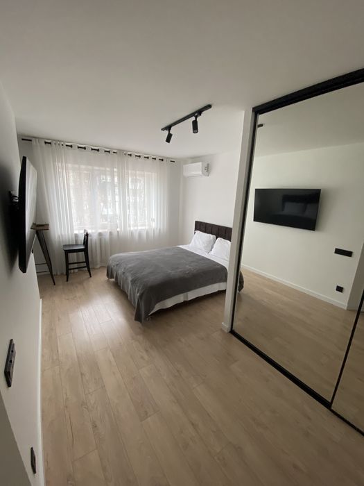 Здам по-добово  дво кімнатні апартаменти на привокзальній площі