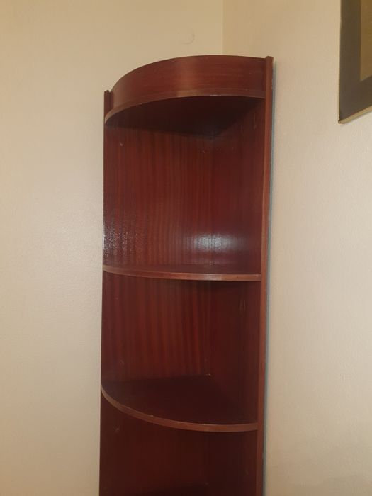 Móvel de canto castanho