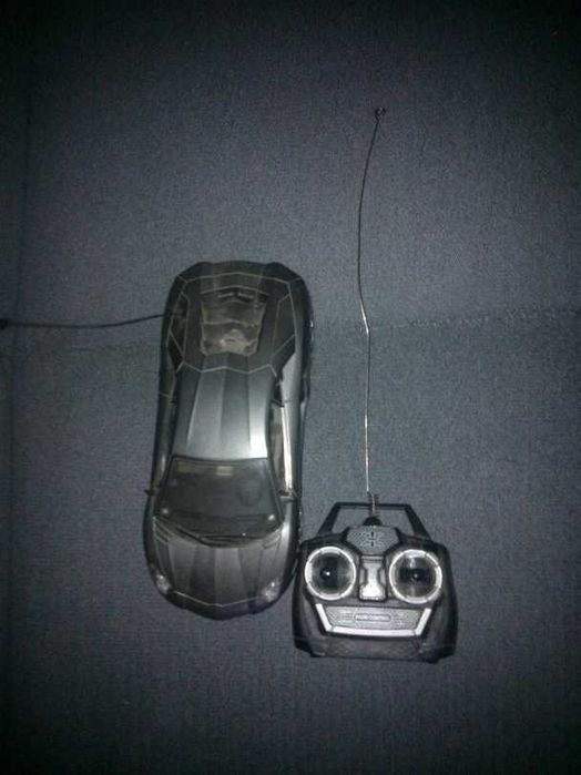 samochód zdalnie sterowany na baterie