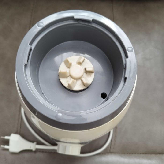 Liquidificador kunft (sem copo).Angel Fernandes vende  copo markeplace