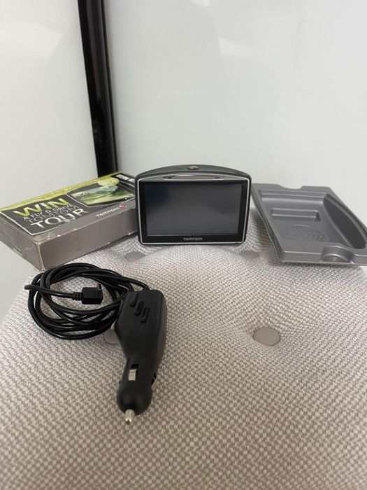 Продам навігатор томтом.