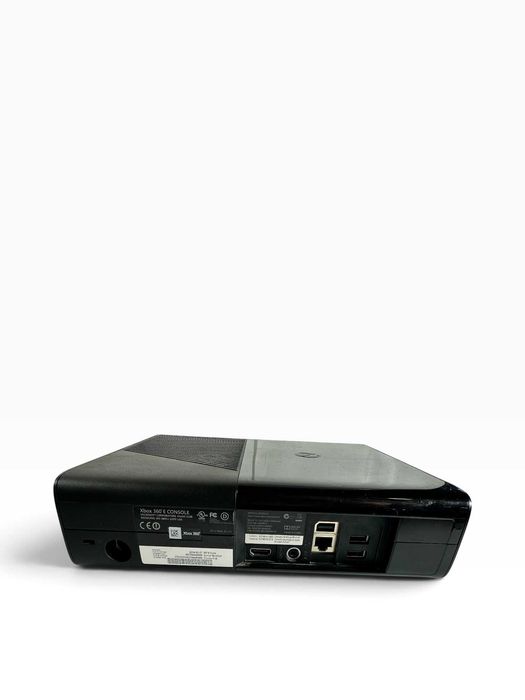 Konsola Xbox 360 E 1538 500gb 2x pad, kinect