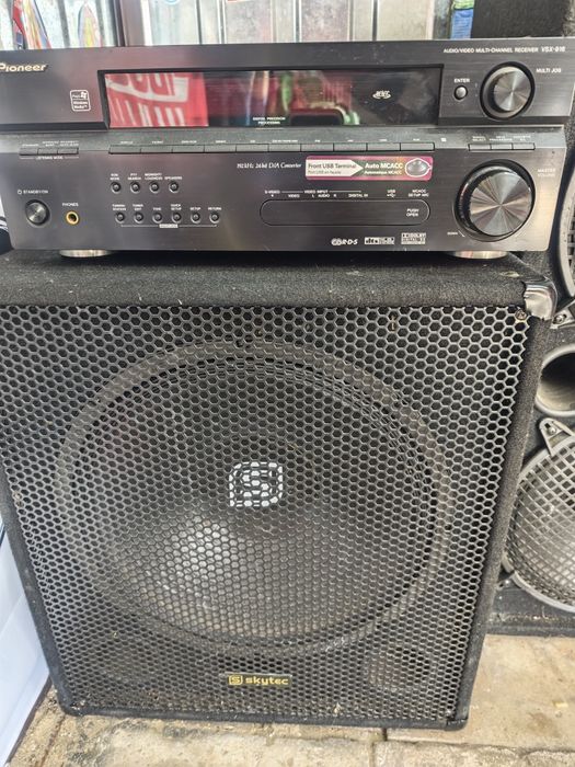 Amplituner i głośniki zestaw audio komplet