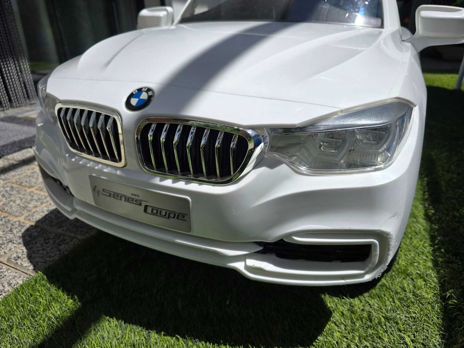 Carro Criança Elétrico - BMW Série 4 Descapotável Branco