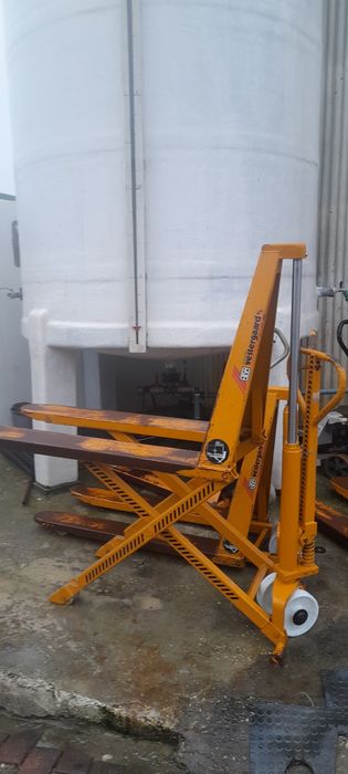 Porta paletes tesoura