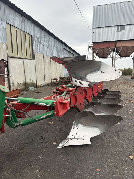 Sukov плуг оборотний