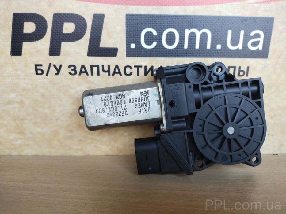 BMW 1 E87 04-11 моторчик стеклоподъемника задний левый 5 pin 71002603