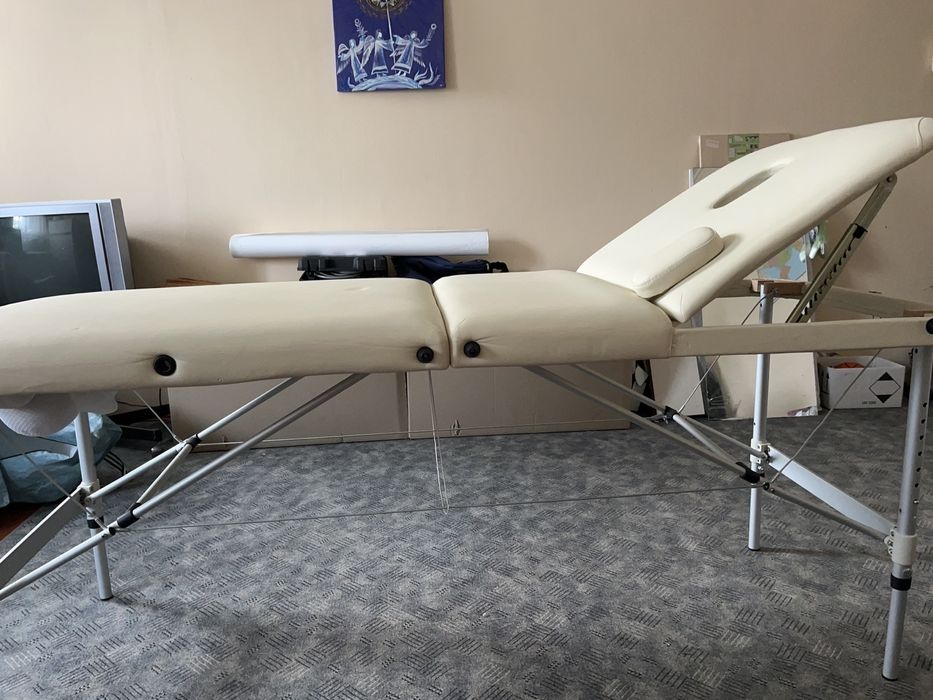 Продам массажный стол,кушетка косметологическая
