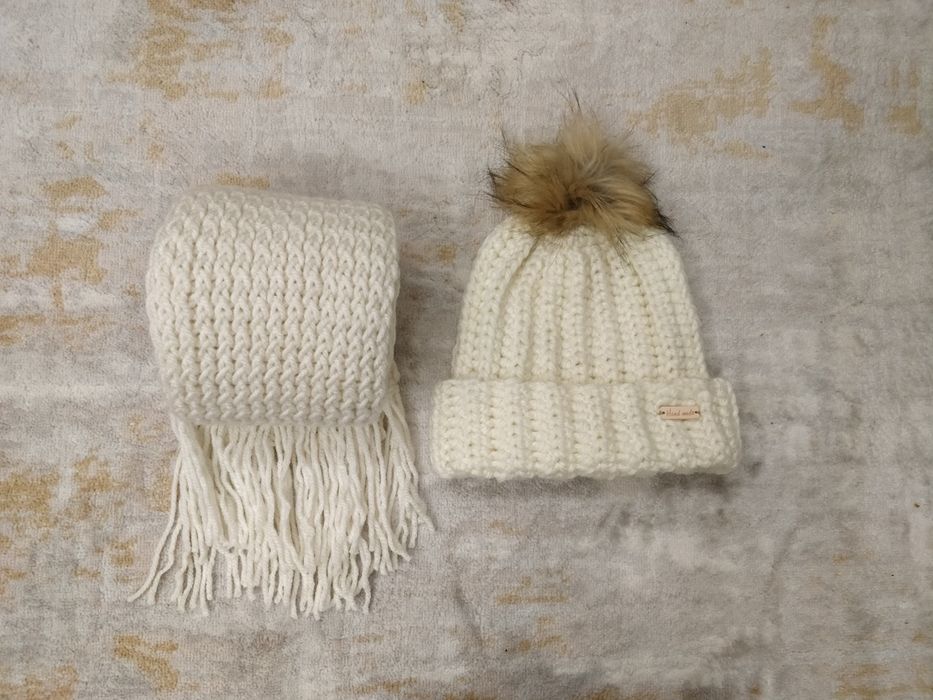 Cachecol + gorro p adulto feito à mão em crochet