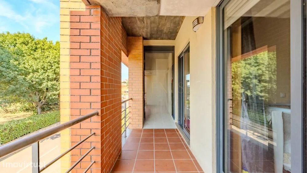 Apartamento T3 em Fradelos | 146 m² | Varanda c/ Churrasqueira