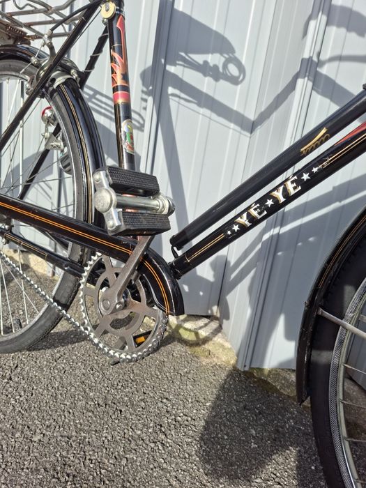 Bicicleta Vintage Clássica "Ye-Ye"