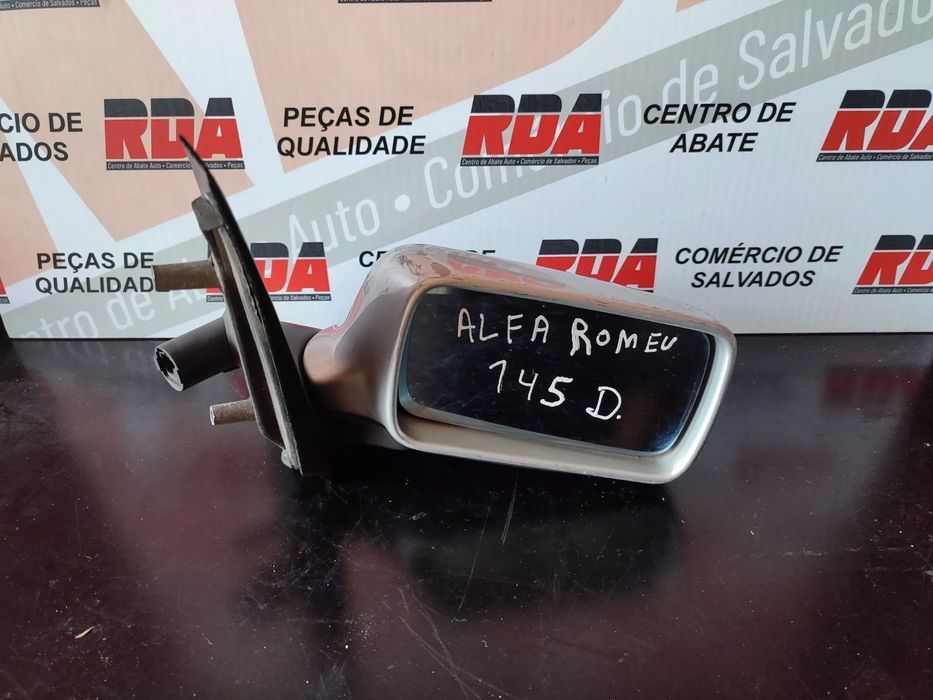 ALFAROMEU145RETROVISORDIREITO