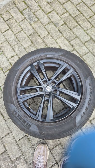 Alufelgi 17 cali 5 x 112 z oponami zimowymi Seat