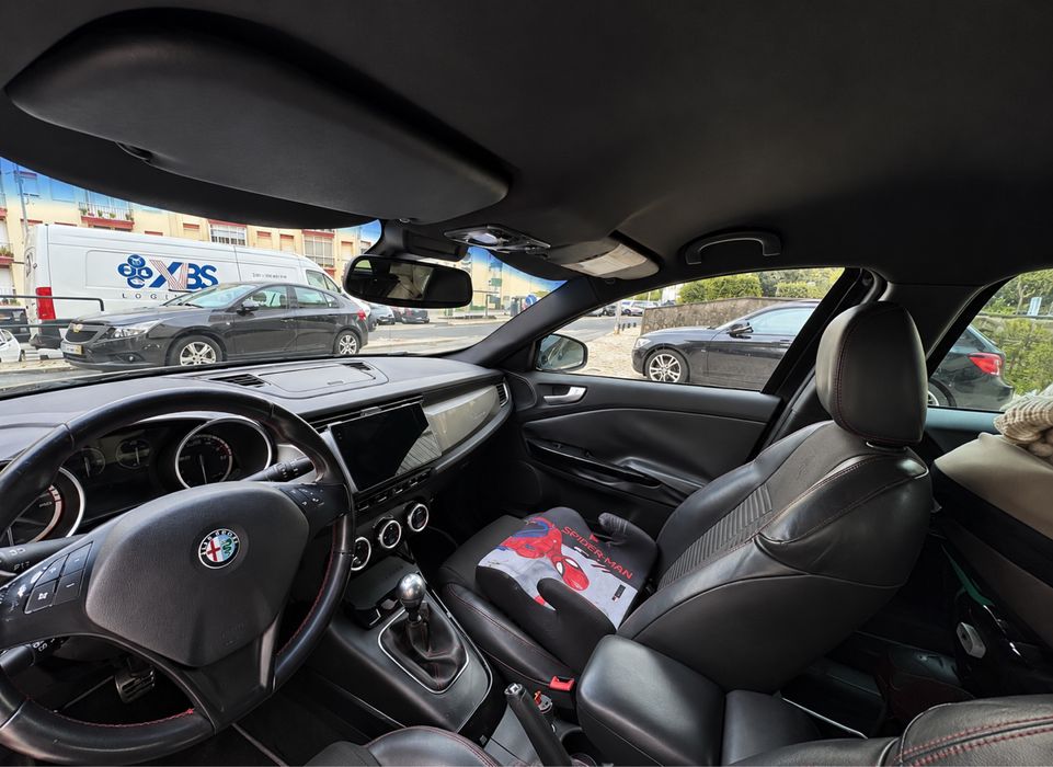 Alfa Romeo Giulietta 1.4 MultiAir 170cv | CarPlay | LED | Câmara | Cruise Control