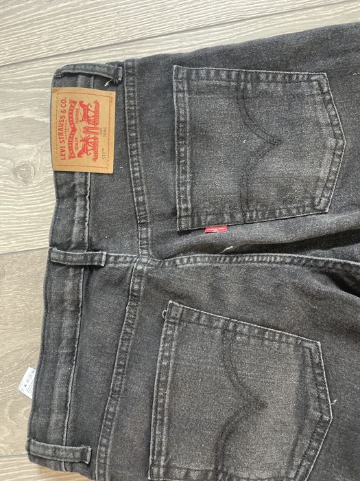 Продам джинси levis