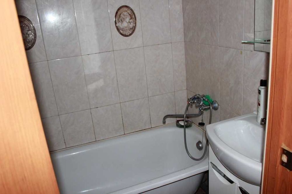Продам 2-кімнатну квартиру 54 м² | 7 поверх | пластикові вікна (від власника)