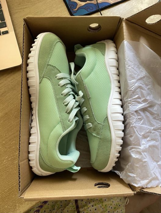 Hobibear sneakers 43