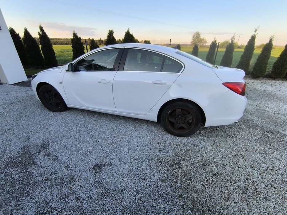 Opel Insignia sedan  2.0 turbo 4x4 2008r.uszkodzony