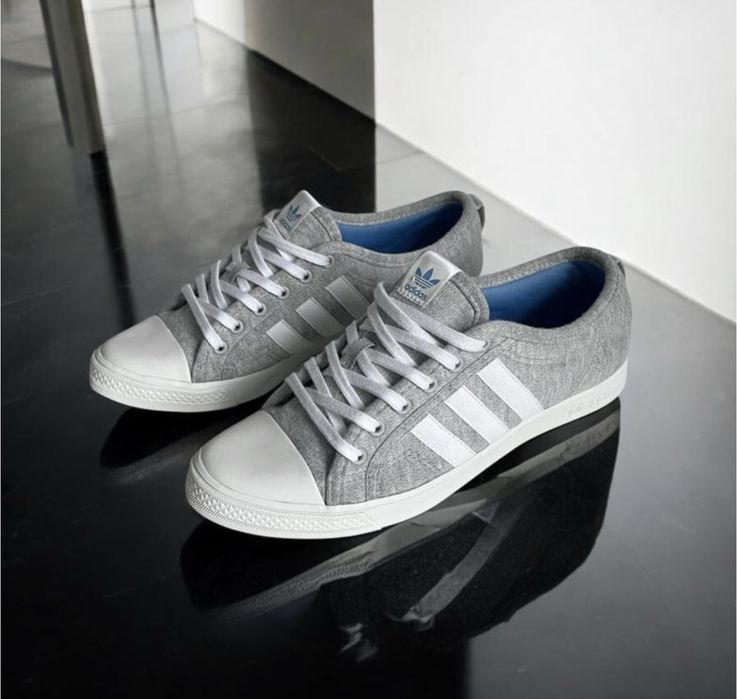Жіночі оригінальні кеди Adidas