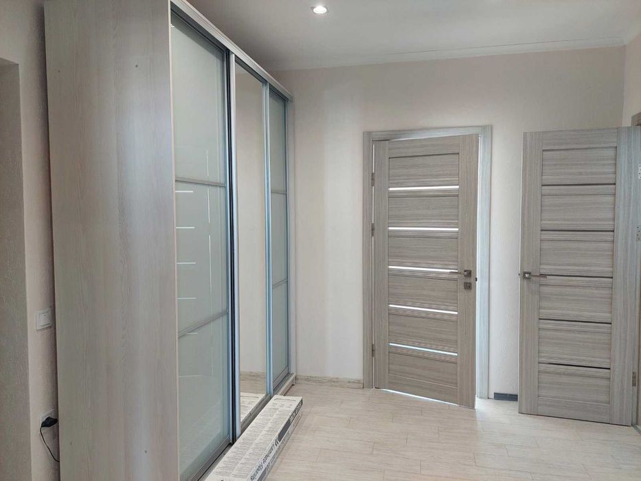 ПРОДАЖ 2 кім. квартира 77 м. кв. вул Крушельницької м. Трускавець