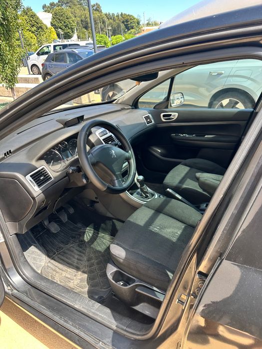 Peugeot 307 SW Diesel • 7 Lugares • Teto Panorâmico