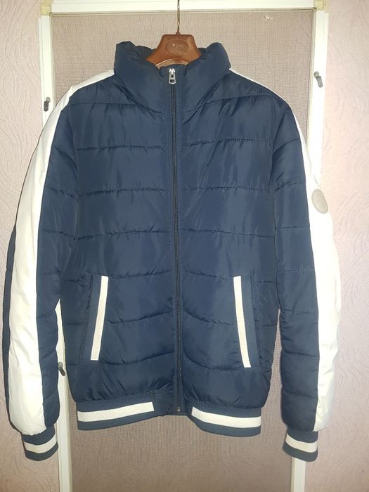 Курточка чоловіча фірма JACK is JONES