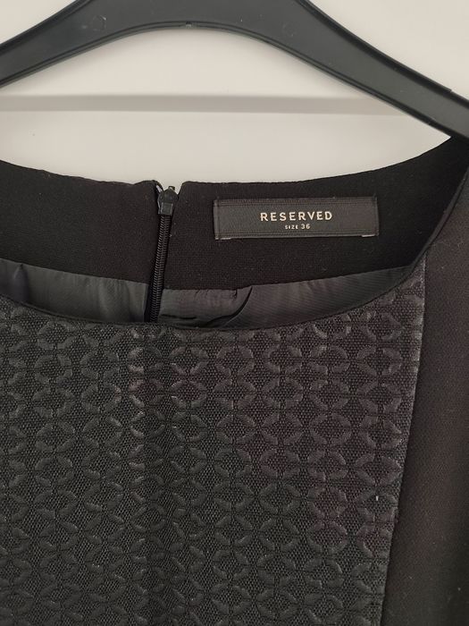 Czarna sukienka Reserved