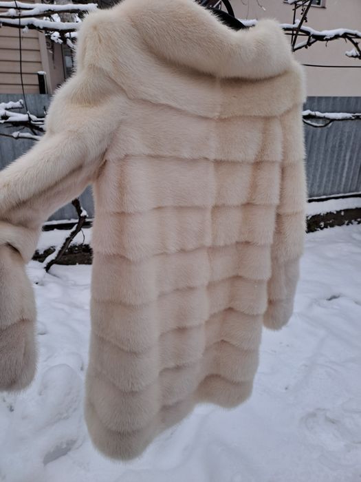 Белая норковая шуба