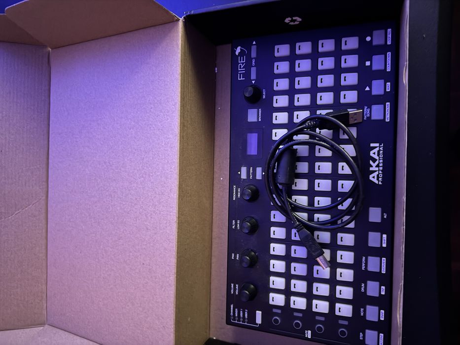 Controlador Akai Fire