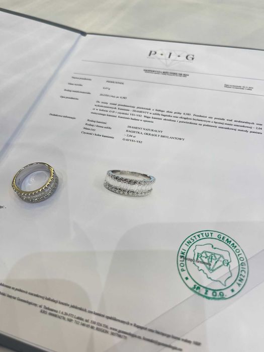 Pierścionek z diamentami naturalnymi 2.04ct bagiety