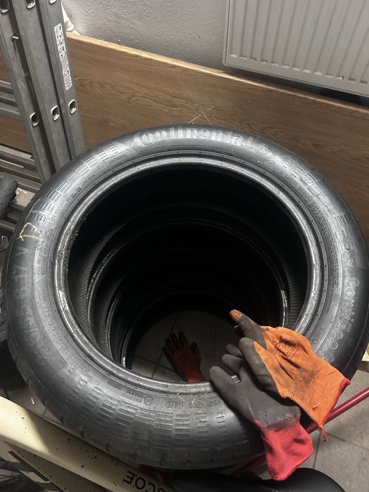 Opony Continental rozmiar 215/55/17 V
