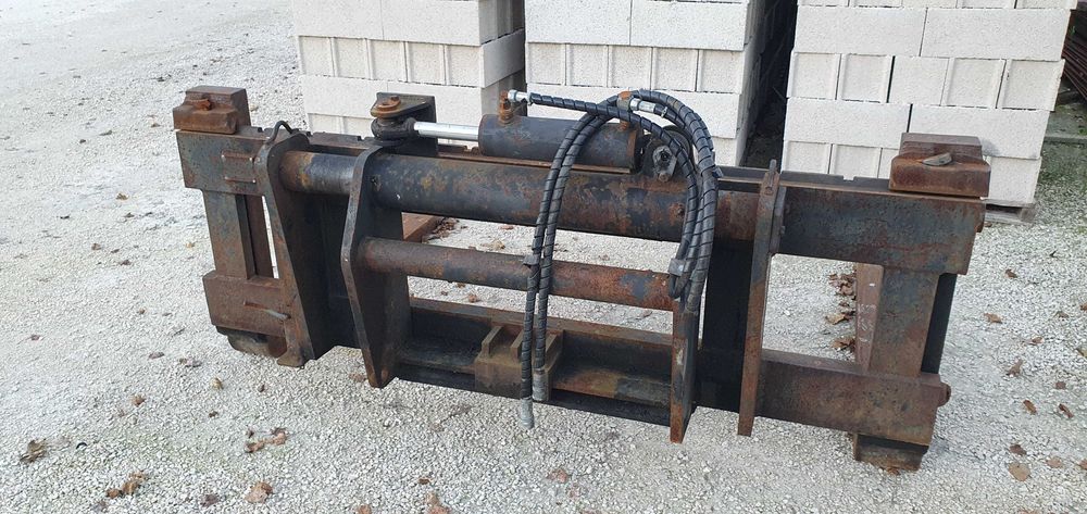 Garfos Manitou de 10 toneladas com Deslocação