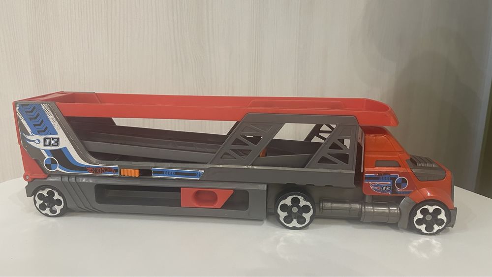 HOT Wheels трейлер -автовоз