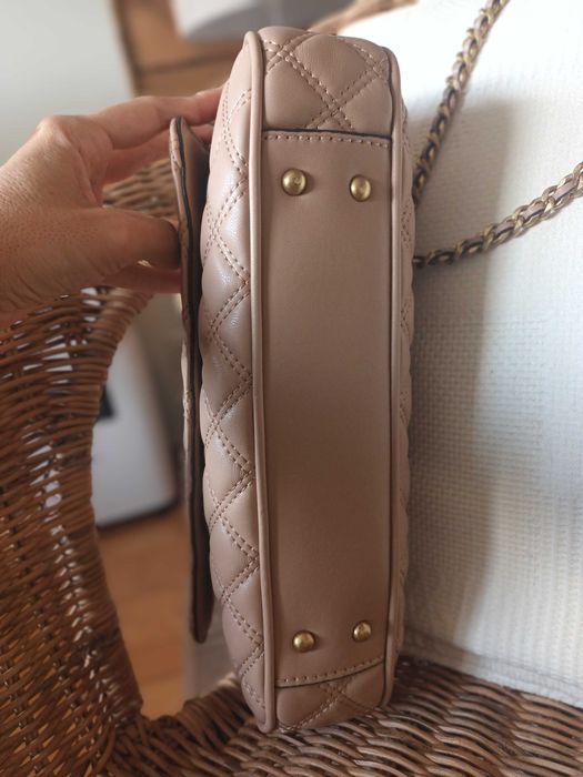 Mala Guess como nova